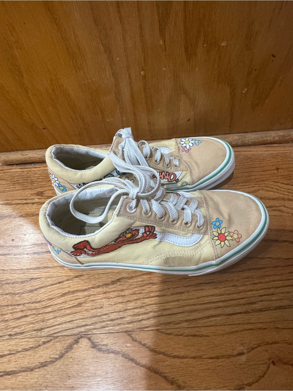 Women’s Vans Limited Edition Skool X Sesame Street Elmo Shoes Size 7.5